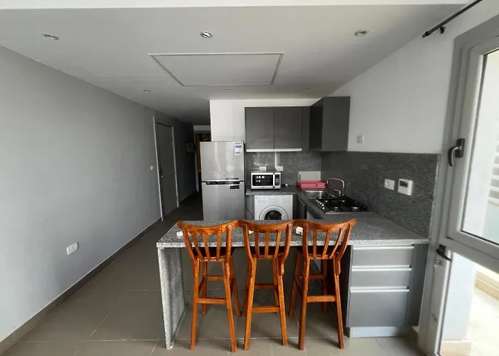 Bright 2bdr With Stunning Pool Views - Sholan 1 *