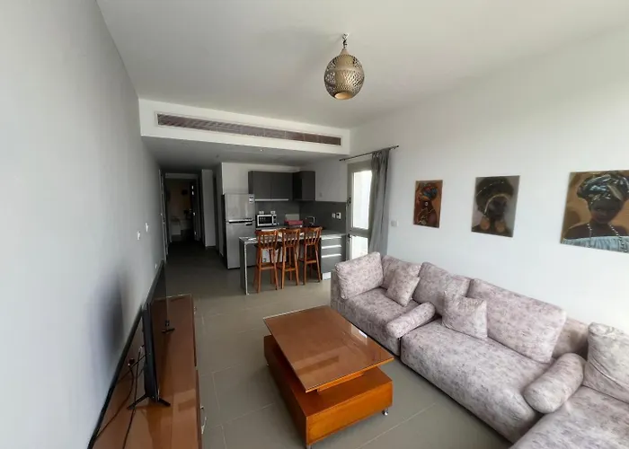 Bright 2bdr With Stunning Pool Views - Sholan 1