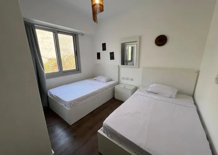 Appartement Bright 2bdr With Stunning Pool Views - Sholan 1